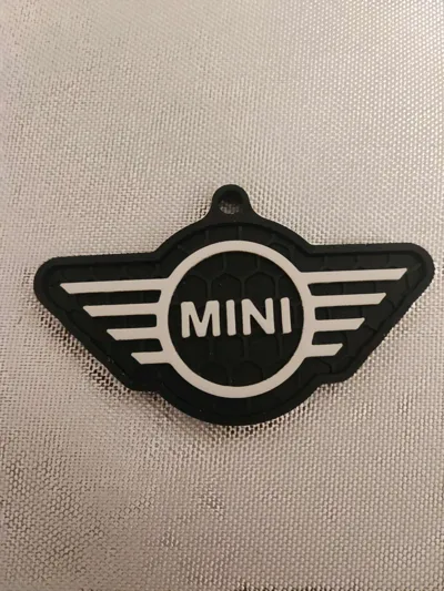 Portachiavi apribottiglie Mini Cooper in acciaio inox con incisione laser a colori su entrambi i lati. Personalizzazione disponibile. - Italia Portachiavi apribottiglie Mini Cooper in acciaio inox con incisione laser a colori su entrambi i lati. Personalizzazione disponibile. - Italia