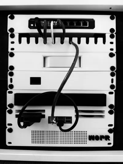 10-inch Rack mount for 1 Raspberry Pi + 4 2.5 SSDs - Free 3D Print ...