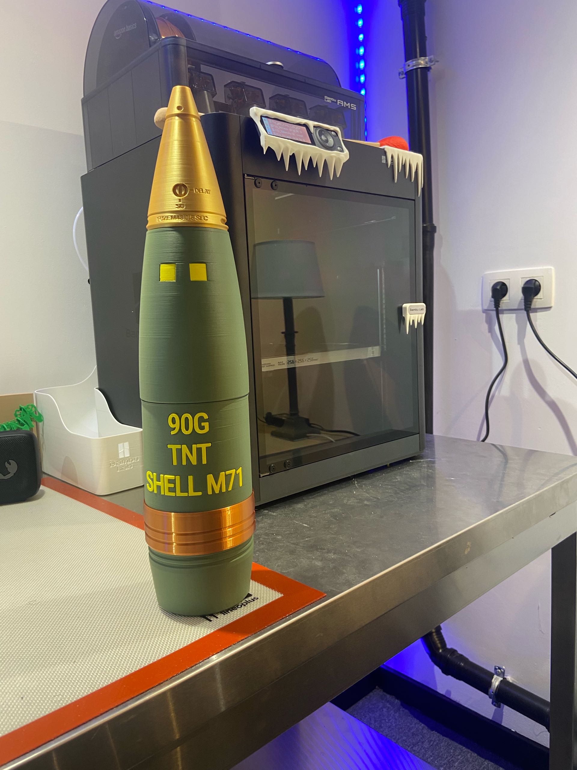 US 90mm Tank Shell with Realistic Printed Text - Free 3D Print
