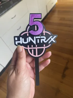 Topper tarta cumpleaños Huntrix - Modelo de impresión 3D gratuito ...