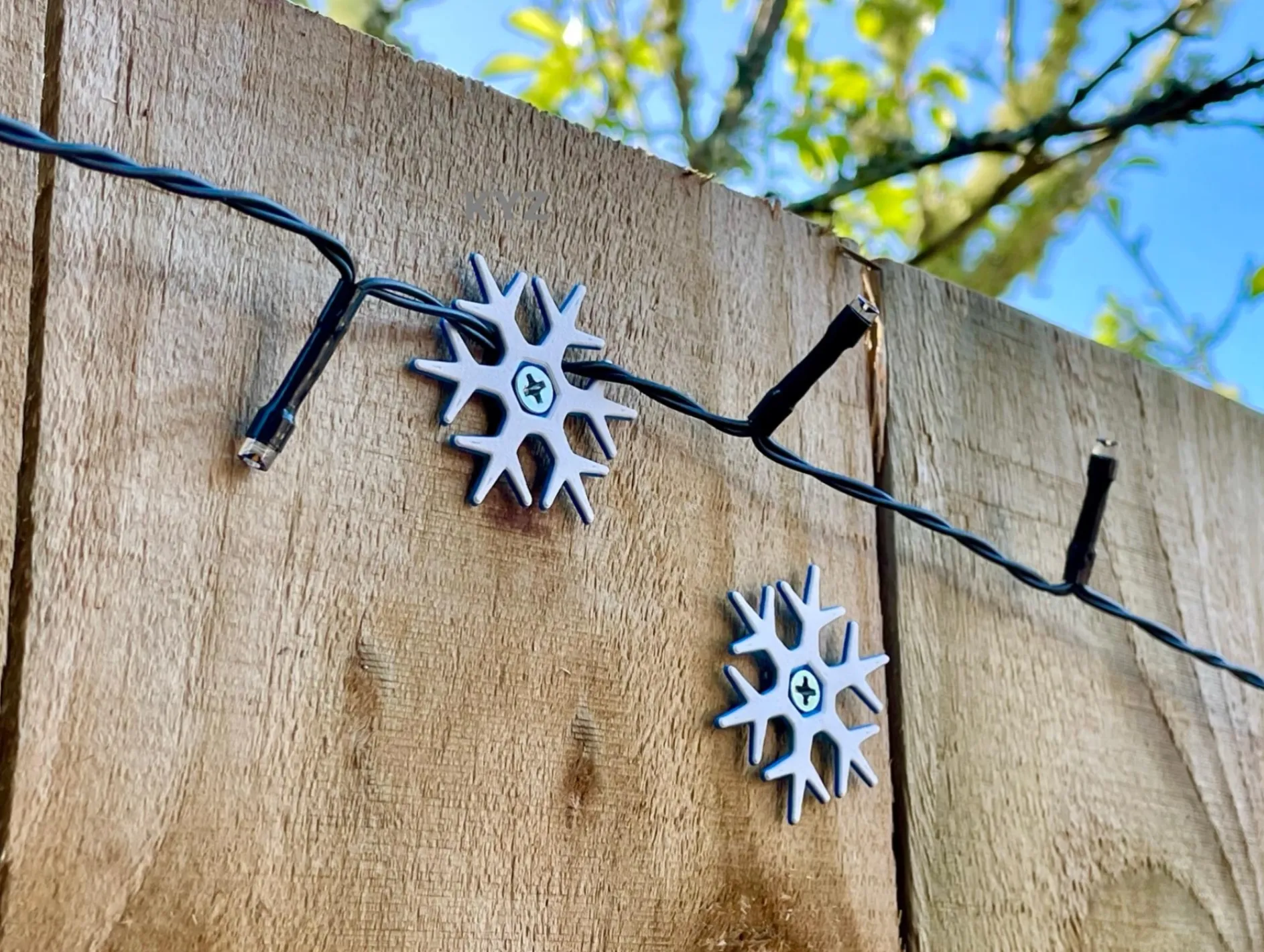 Christmas/Fairy Light Fence Mount by KYZ Design MakerWorld