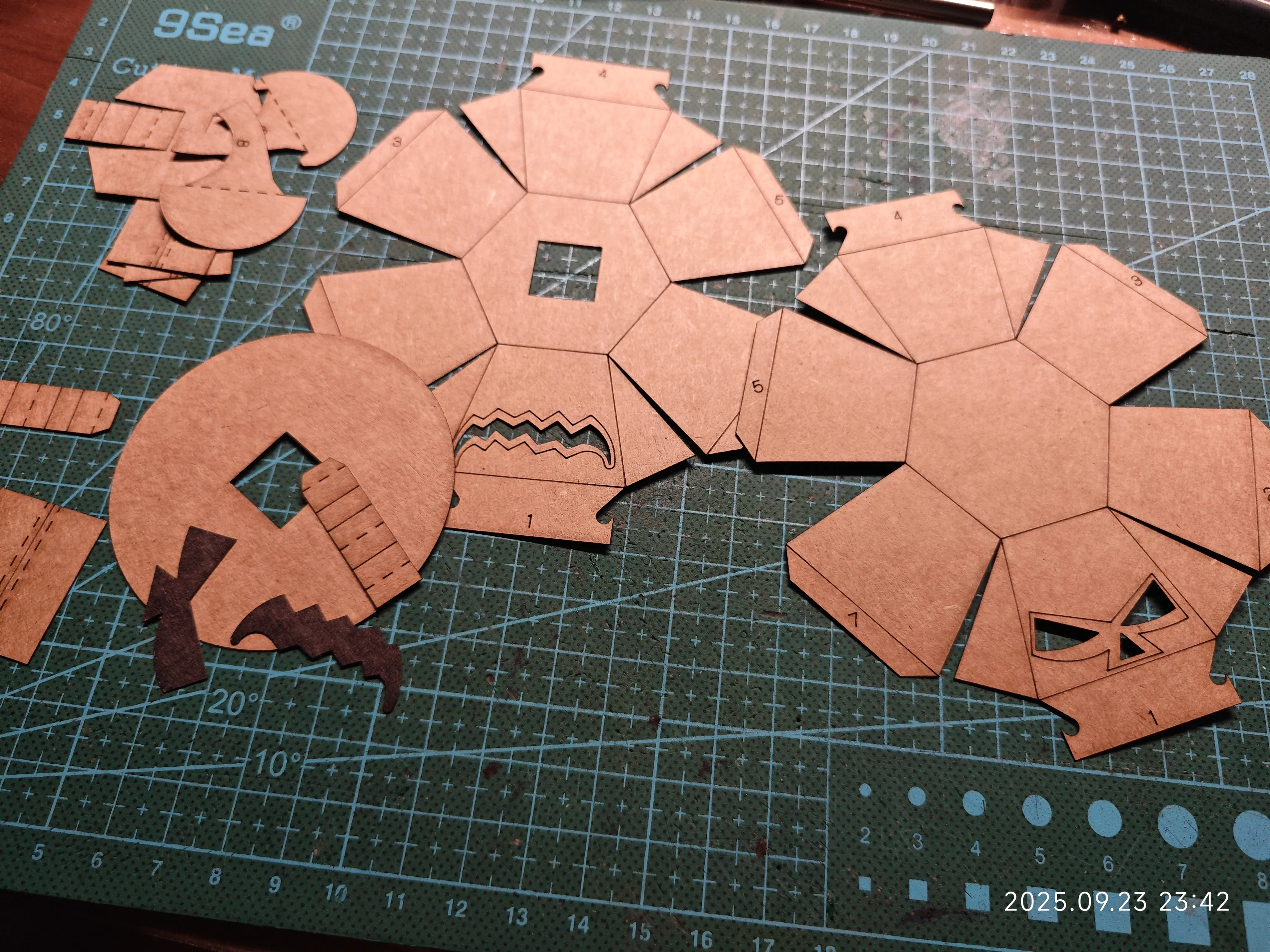 Bouncing Pumpkin Pumpkin Bomb Kakami Nakamura's Origami by zjoycelee ...