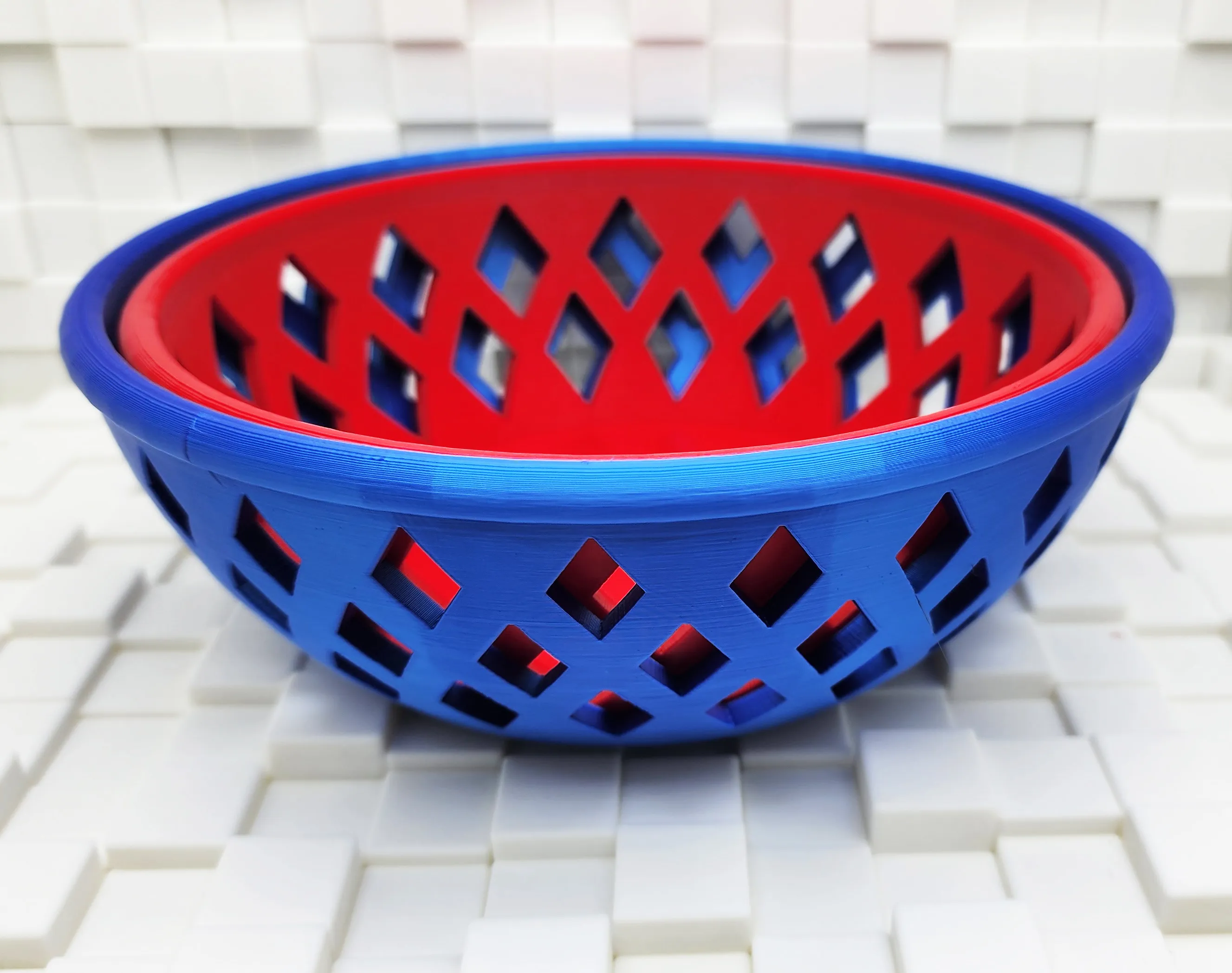 Wide Diamond Lattice Bowls