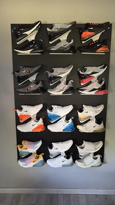Adjustable wall mounted shoe display by Cedric Cruyt MakerWorld ...