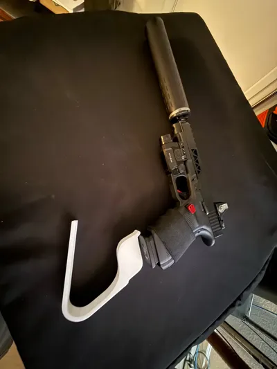 AAP-01 Cantilever Airsoft Pistol Stand - Free 3D Print Model - MakerWorld