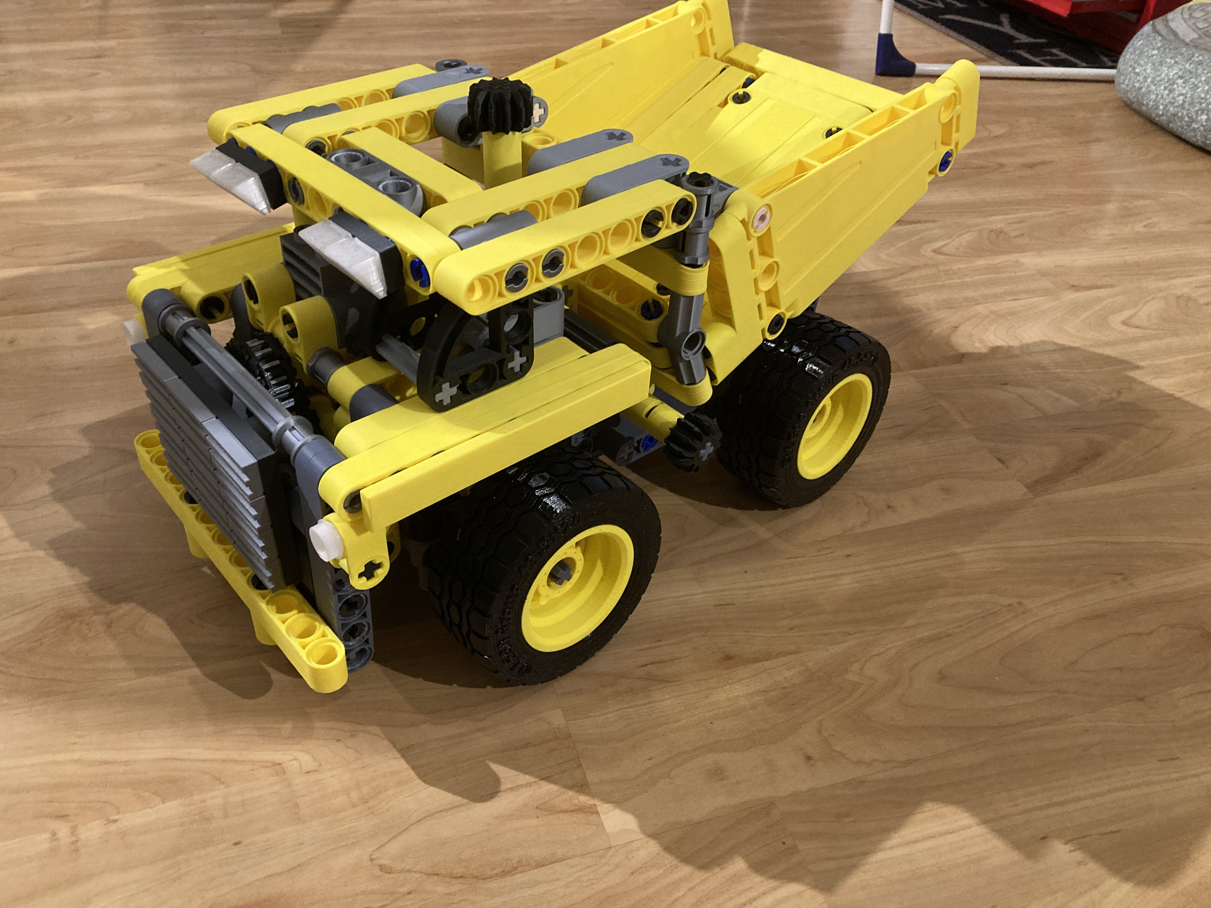 【新品未使用】GOOD YEAR 記念品　mining truck Ring Power CAT Retail Store. 1:50 Cat® 798 AC Mining Truck