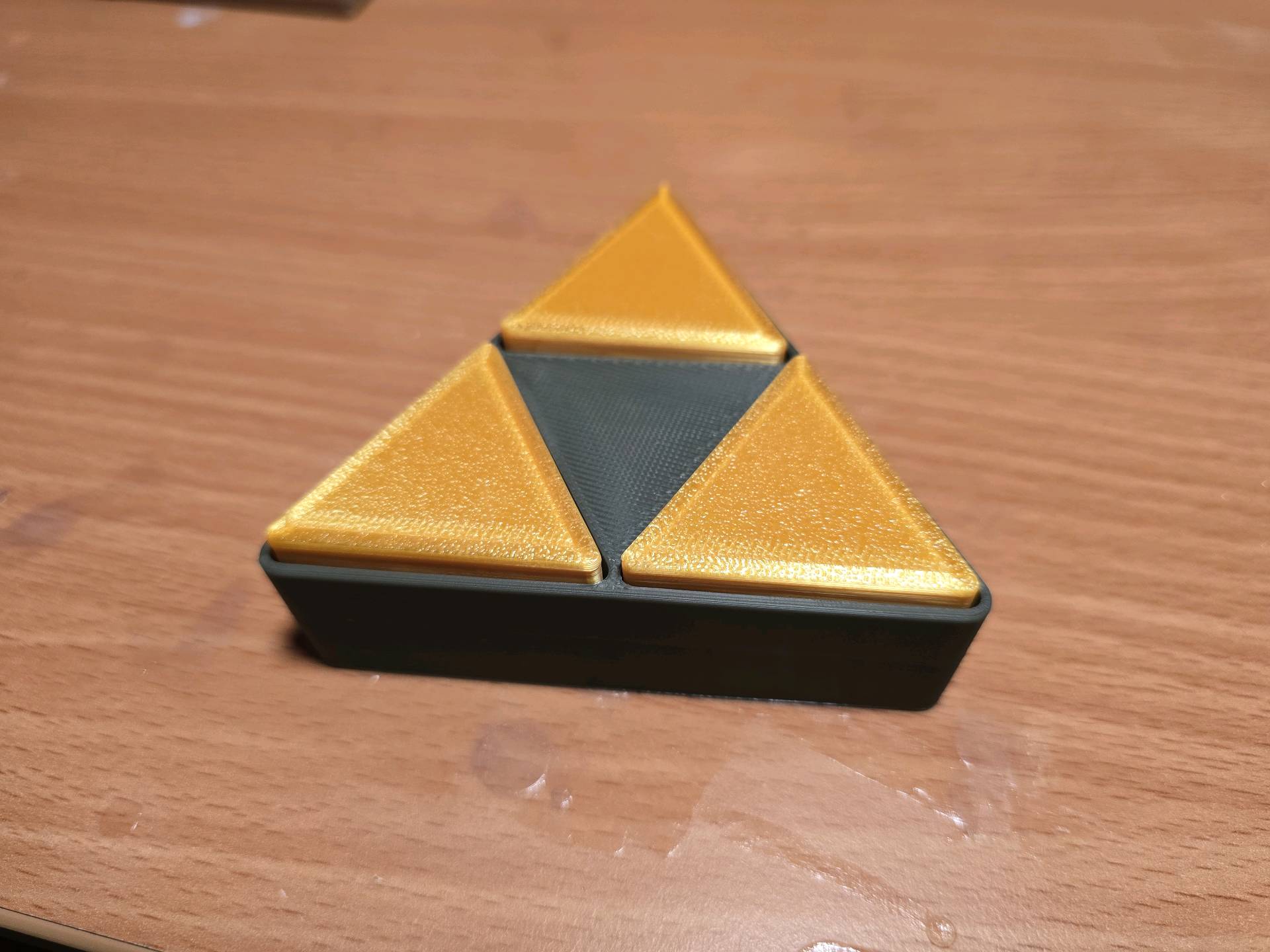 3Dプリント ゼルダの伝説トライフォースフィジェットクリッカー - 無料