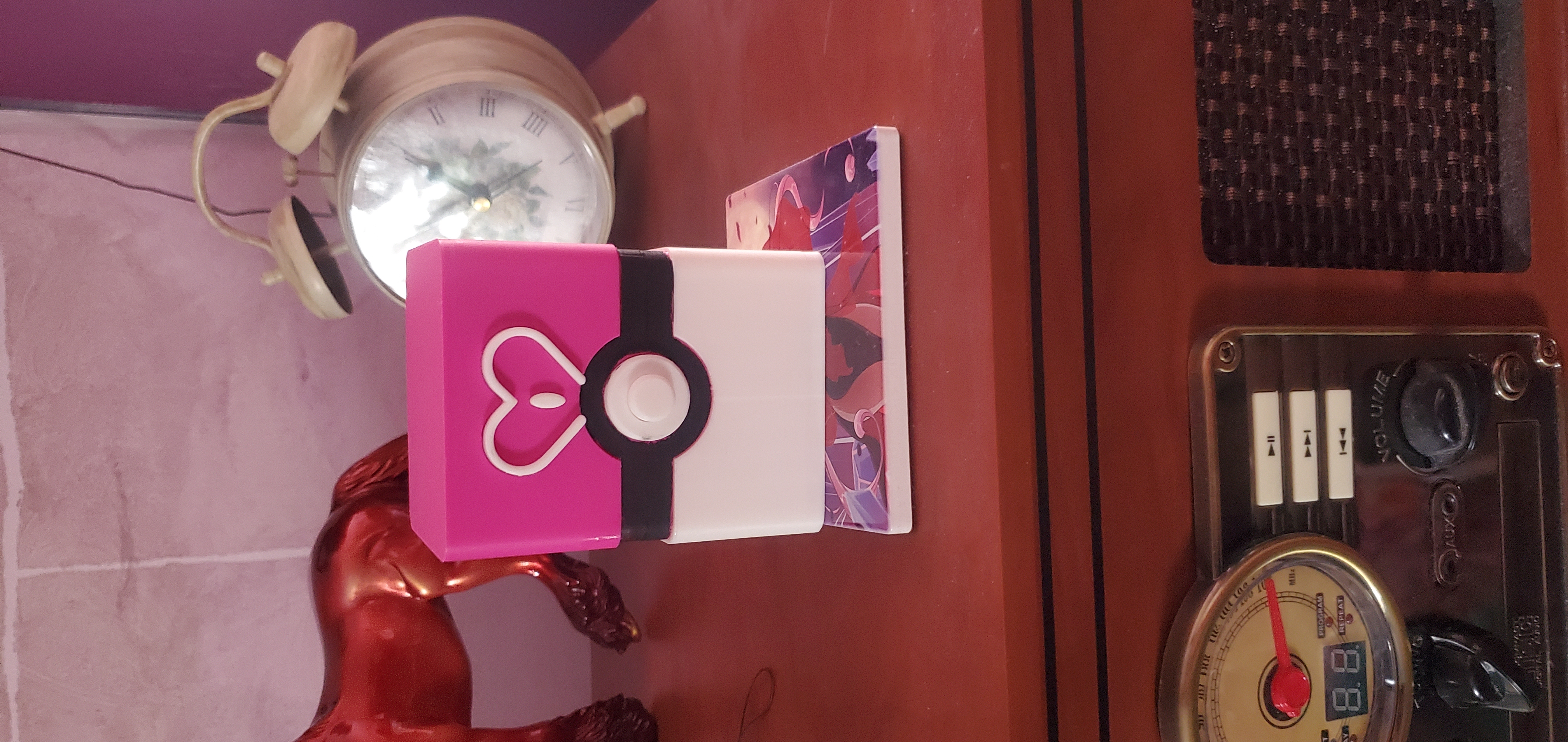 黑白龍的東西很多請慢慢觀看(?) 如果訊息很多有幾樣東西被前面的人卡住後續可能不一定會補回再請見諒🙏 另售一張未拆台北皮+一箱原箱火箭隊18000  萬華/西門面交, image size:1908x4032