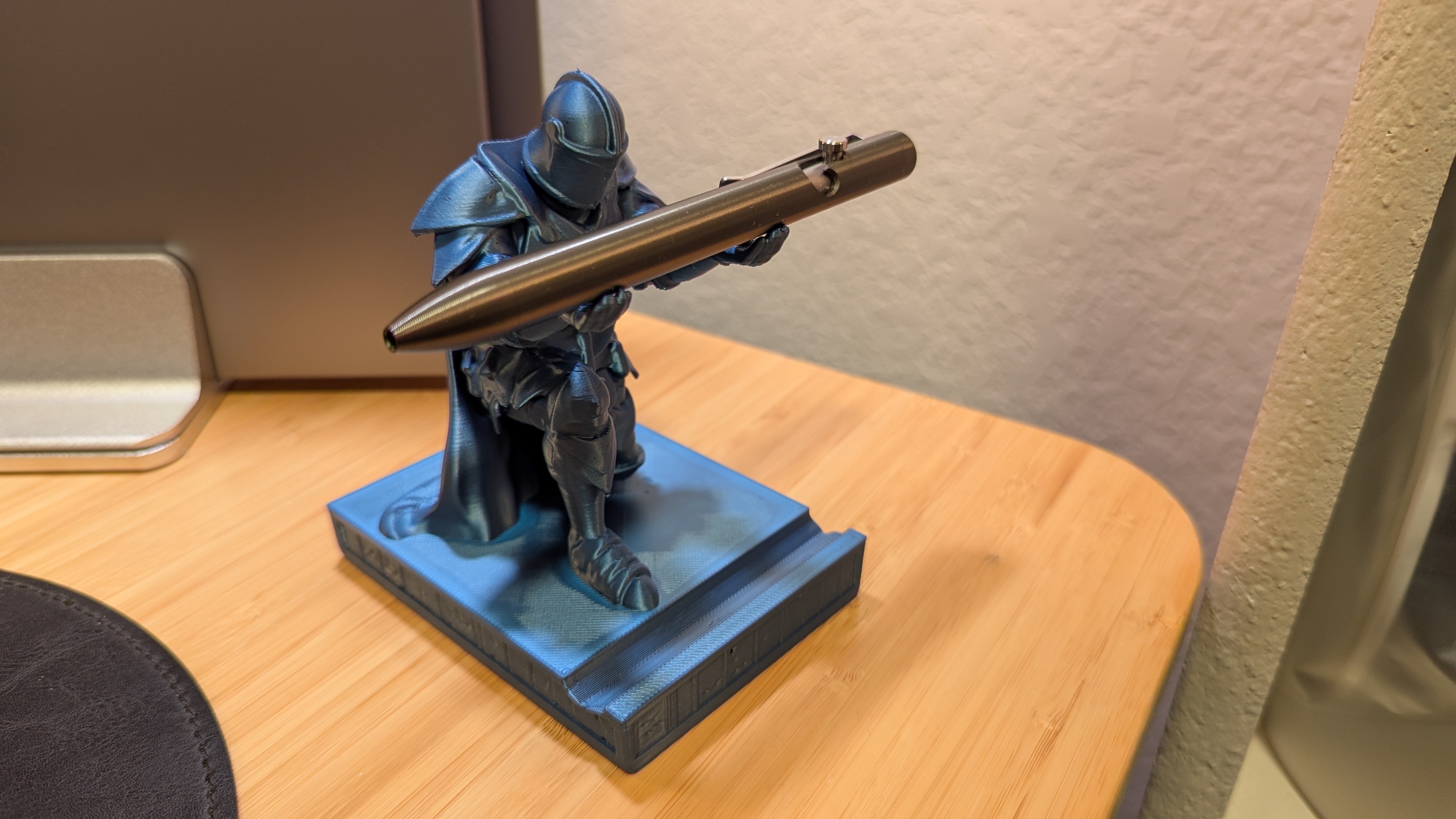 Ofiedx Medieval Knight Pen Holder King's Guard Armored - View #11