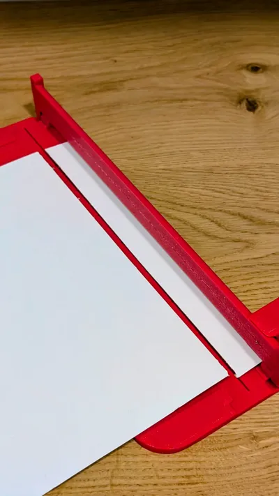 Sliding Paper Cutter (18mm Snap blades) by charlie designs MakerWorld ...