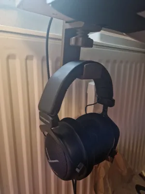 Headset Holder Under Desk by Toys_And_Stuff MakerWorld: Download Free ...