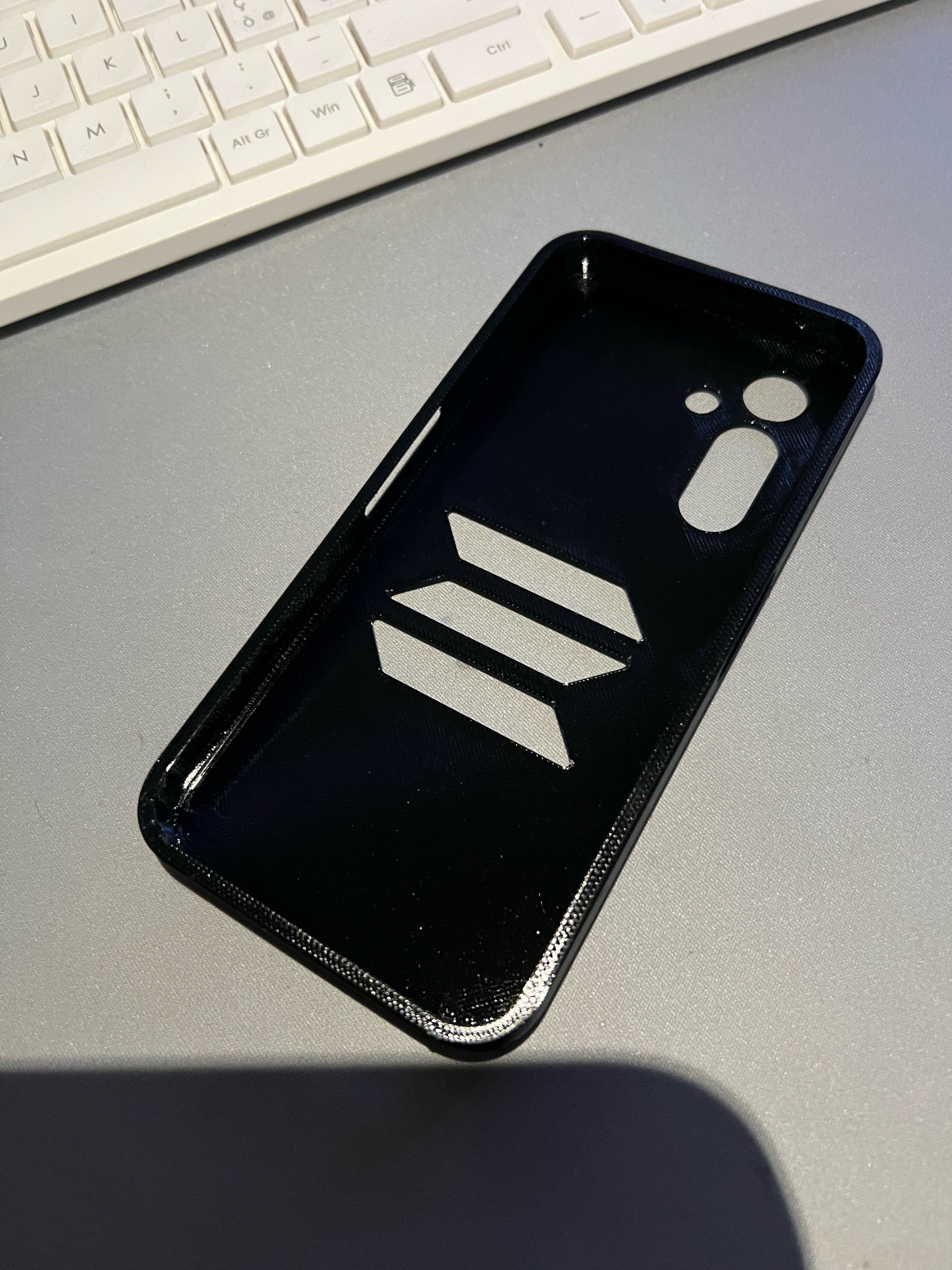 Solana Seeker TPU cover. - 3D Printer File