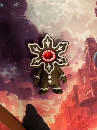 Figura decorativa de hombre de galletas pequeña, adorno coleccionable, regalo de diseño especial