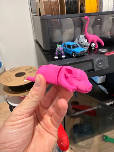 Cute articulated flexi pig - Free 3D Print Model - MakerWorld