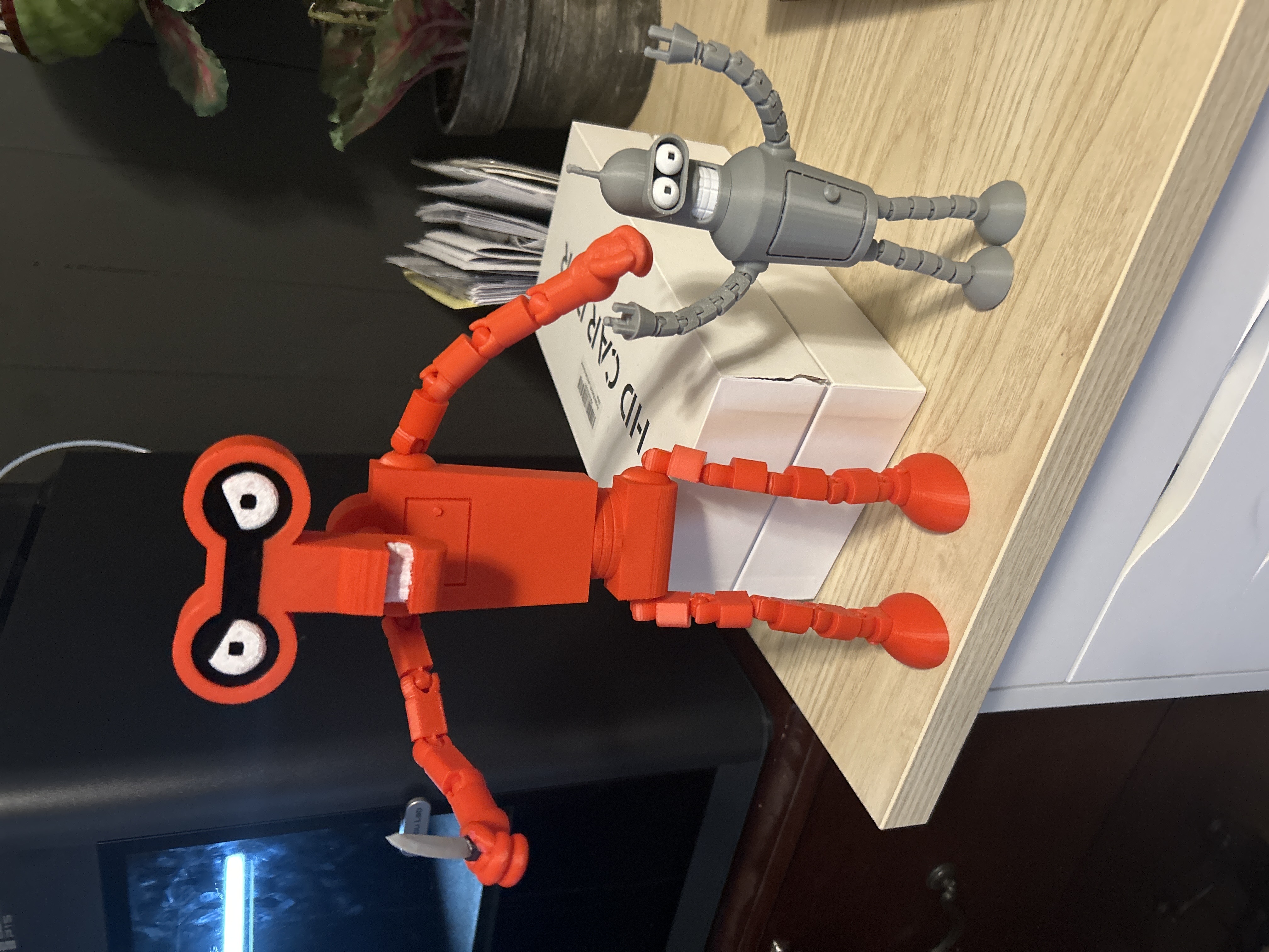 Roberto FUTURAMA - Free 3D Print Model - MakerWorld, image size:3024x4032