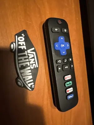 Vans Logo & Key Chain by 3DTherapy MakerWorld: Download Free 3D Models