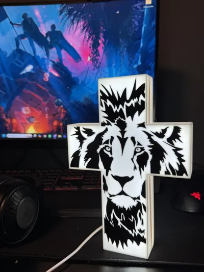 Lion of Judah Cross Lightbox by Grumpy Ol Vet Printing - MakerWorld