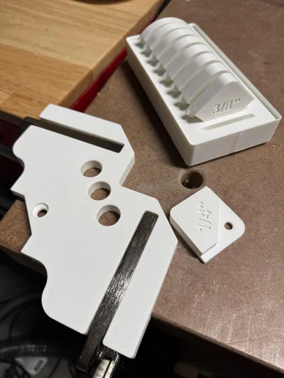 Corner radius router jig with inserts - Clampable Remixed by thamdub ...