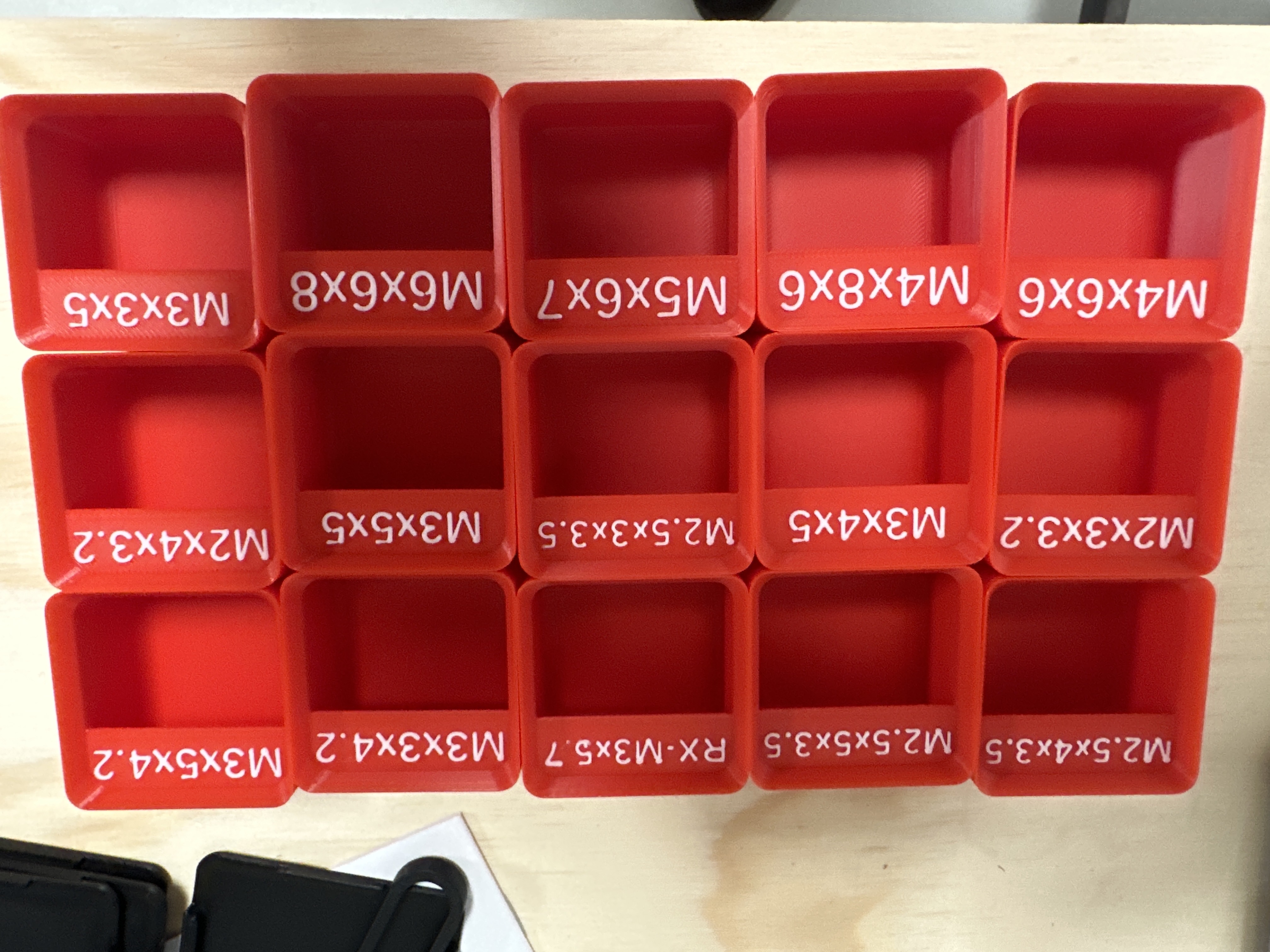Gridfinity Bins For Heat-Set Threaded Inserts - Free 3D Print