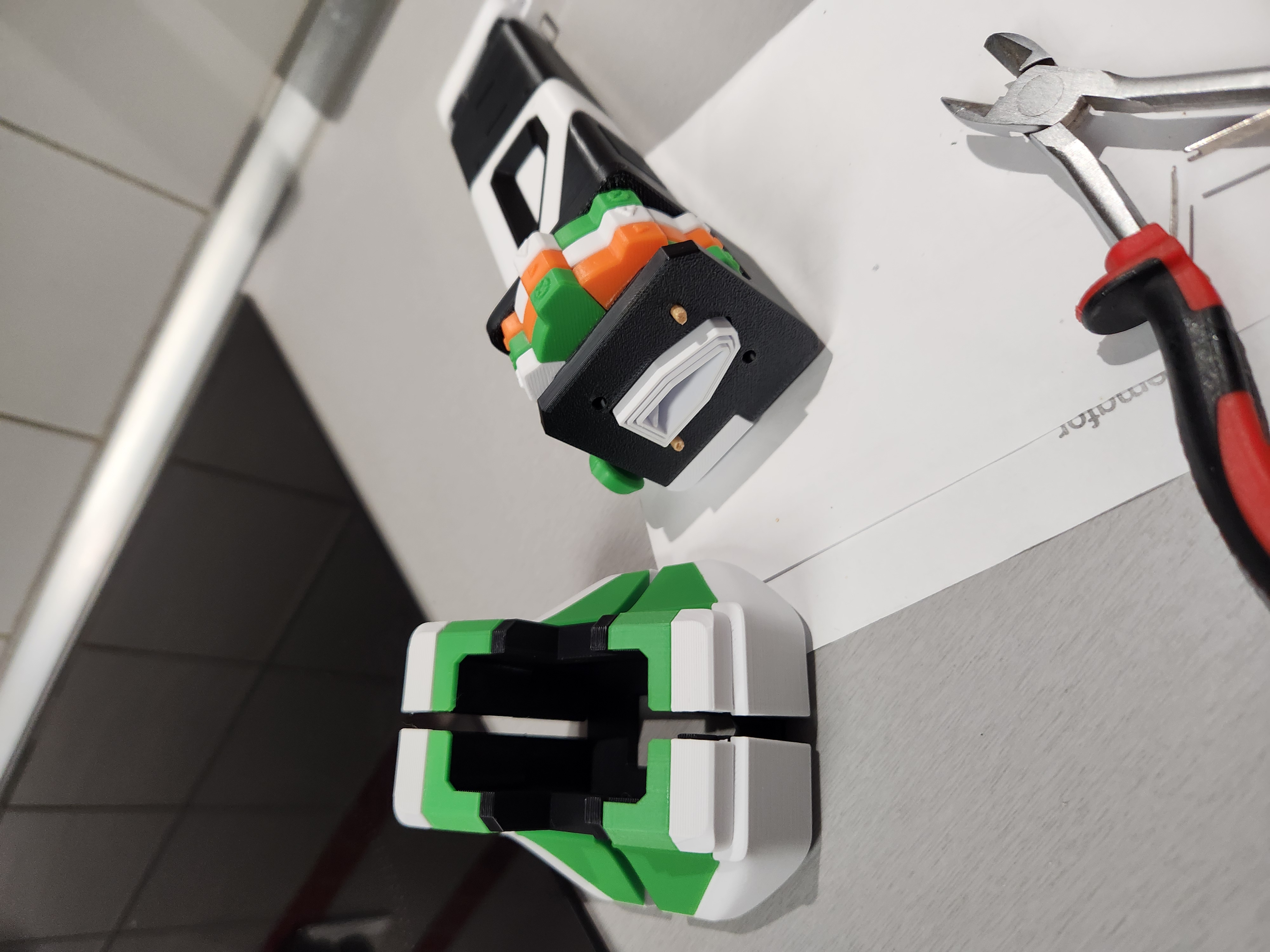 Apex Legends - Crypto Heirloom [Biwon Blade/隐秘之刃] - Free 3D Print Model -  MakerWorld