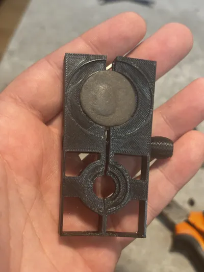 Coin Vise Version 1.4 by NerdExchange - MakerWorld