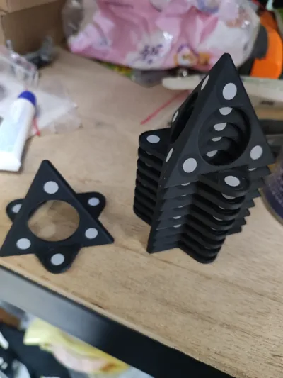 3D Scanned Triangles by Reece MakerWorld: Download Free 3D Models