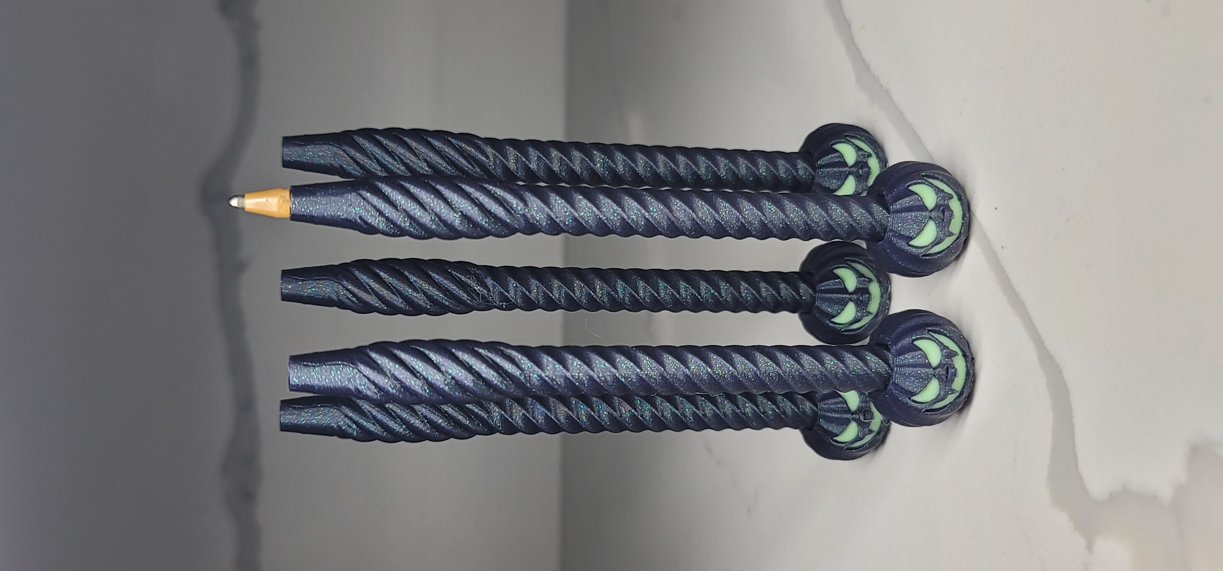 Amazon.com: Drawnby 28 Metallic Colors Dual Tip Acrylic