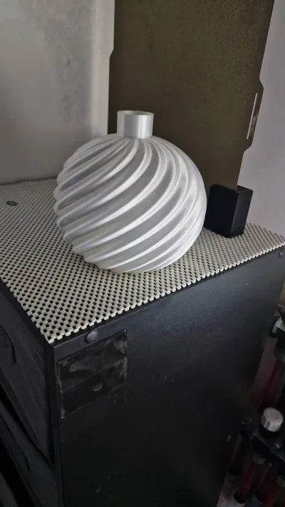 https://makerworld.bblmw.com/makerworld/model/788613/726692/ratings/c19f0a00-d072-11f0-b3ff-a718962bdea3.jpg