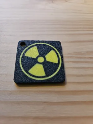 Radioactive keychain by Tesi - MakerWorld