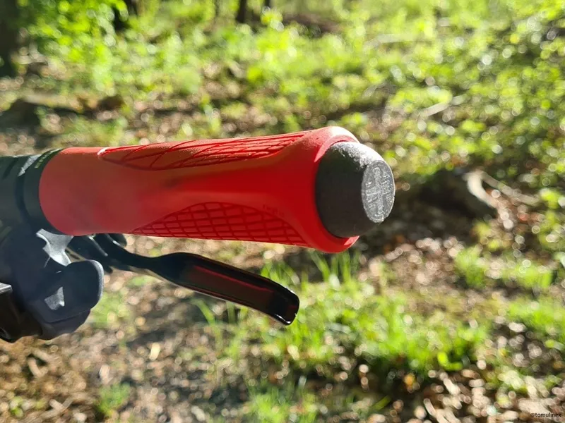Soft plug for MTB handlebars