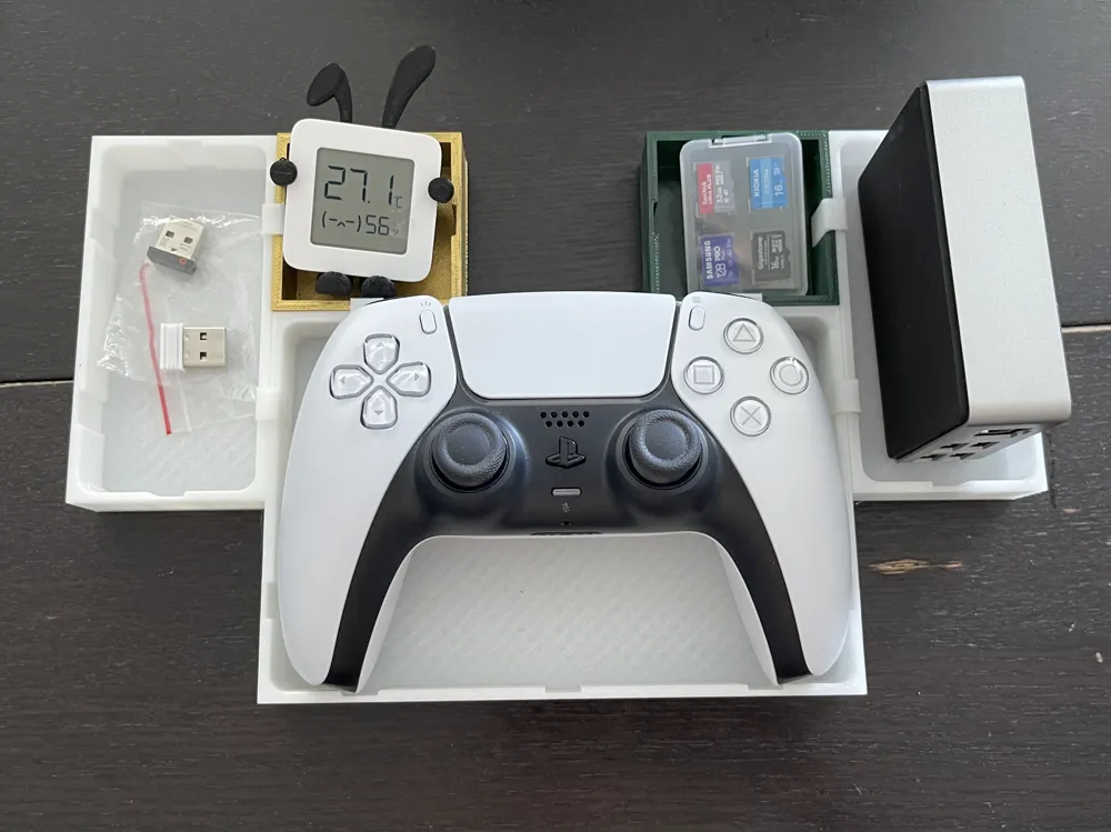 Modular Customizable Organizers for Your Personal Items by fov3teastrd