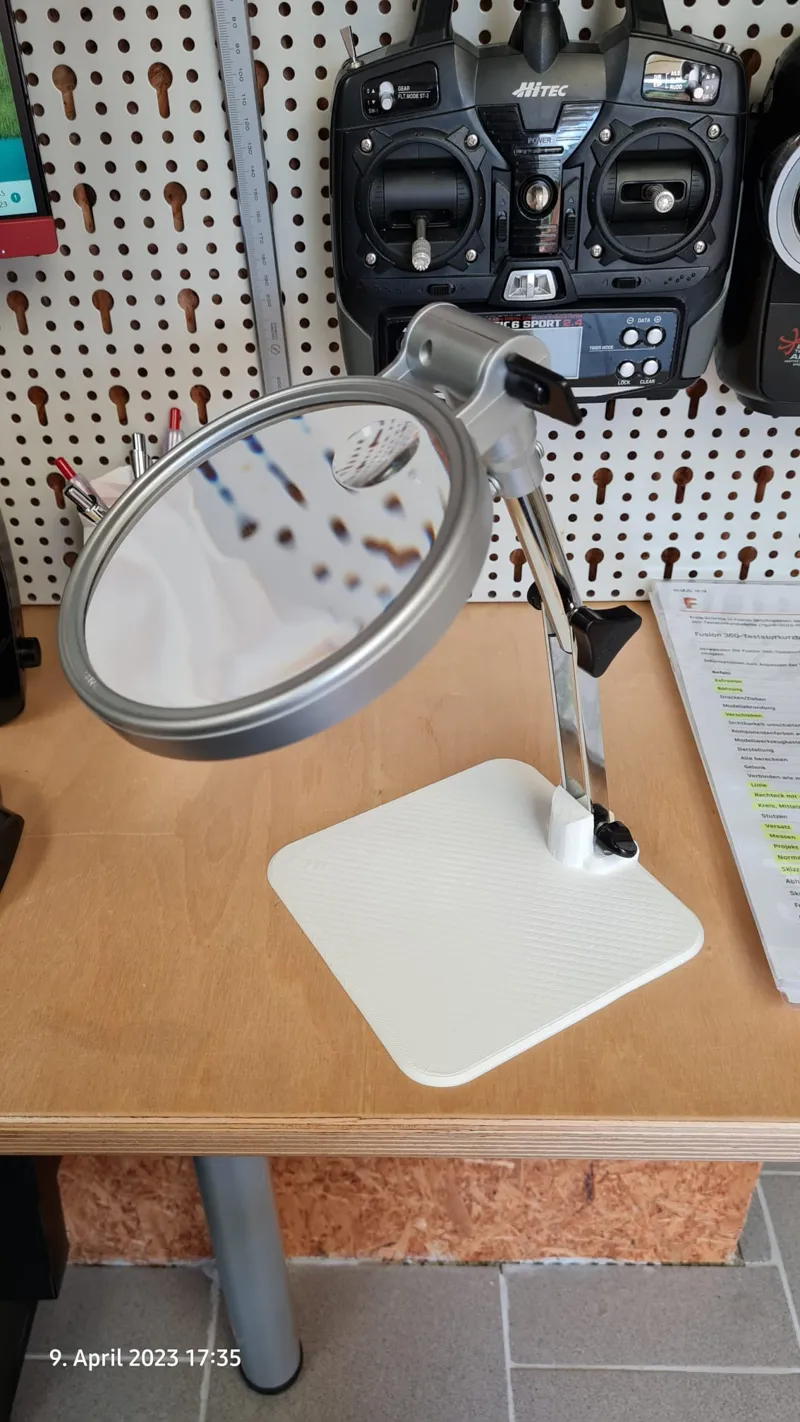 Replacement magnifying glass base