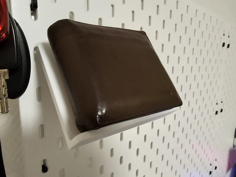 Skadis Wallet Shelf