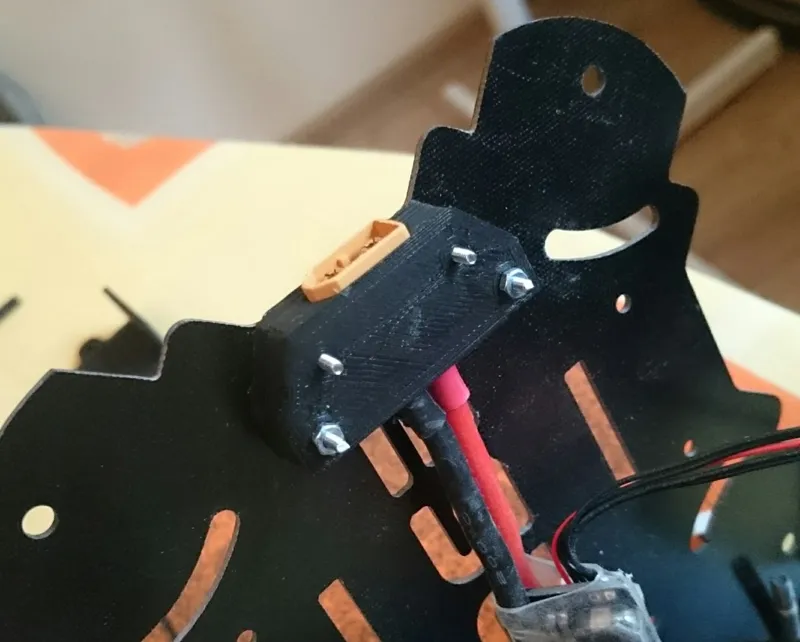 XT60 connector for X525 frame