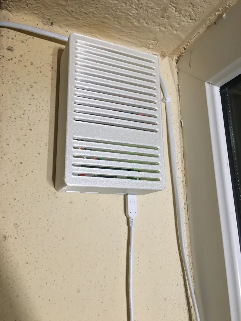 Wall-mounted Case for Raspberry Pi Zero 2W with Breadboard