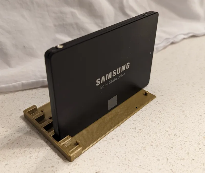 2.5in SSD Standing Mount with Pegs, Supports Up to Five SSDs