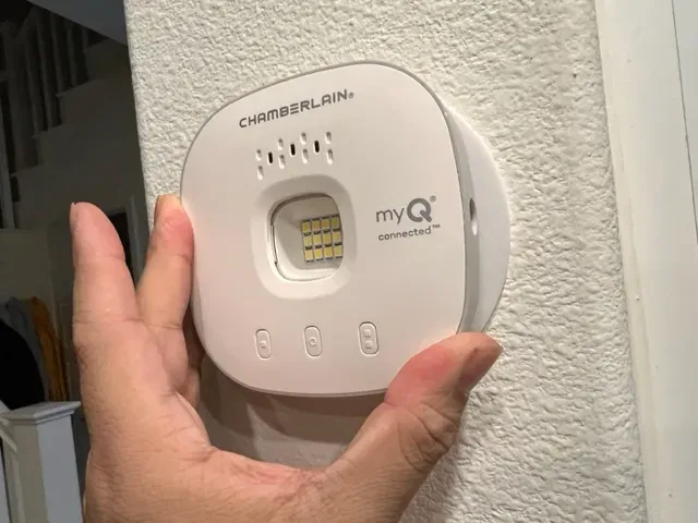 Chamberlain MyQ hub flat backplate