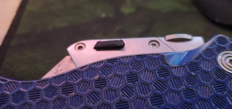 JerryRigEverything Knife Blade Catch