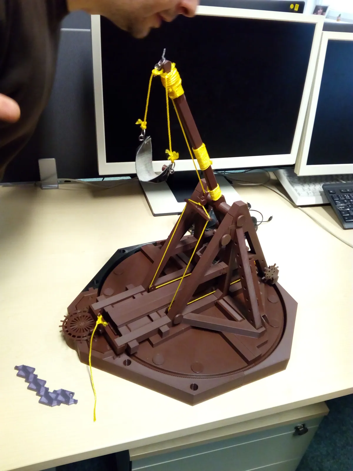 Trébuchet miniature à poser