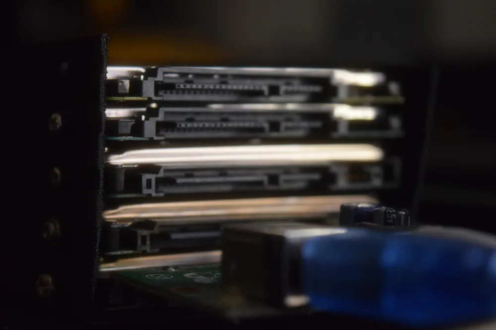 Sata Box Texture Sata HDD / SSD 6Pack Case by 3DPrintinGreece.grMakerWorld: Download ...
