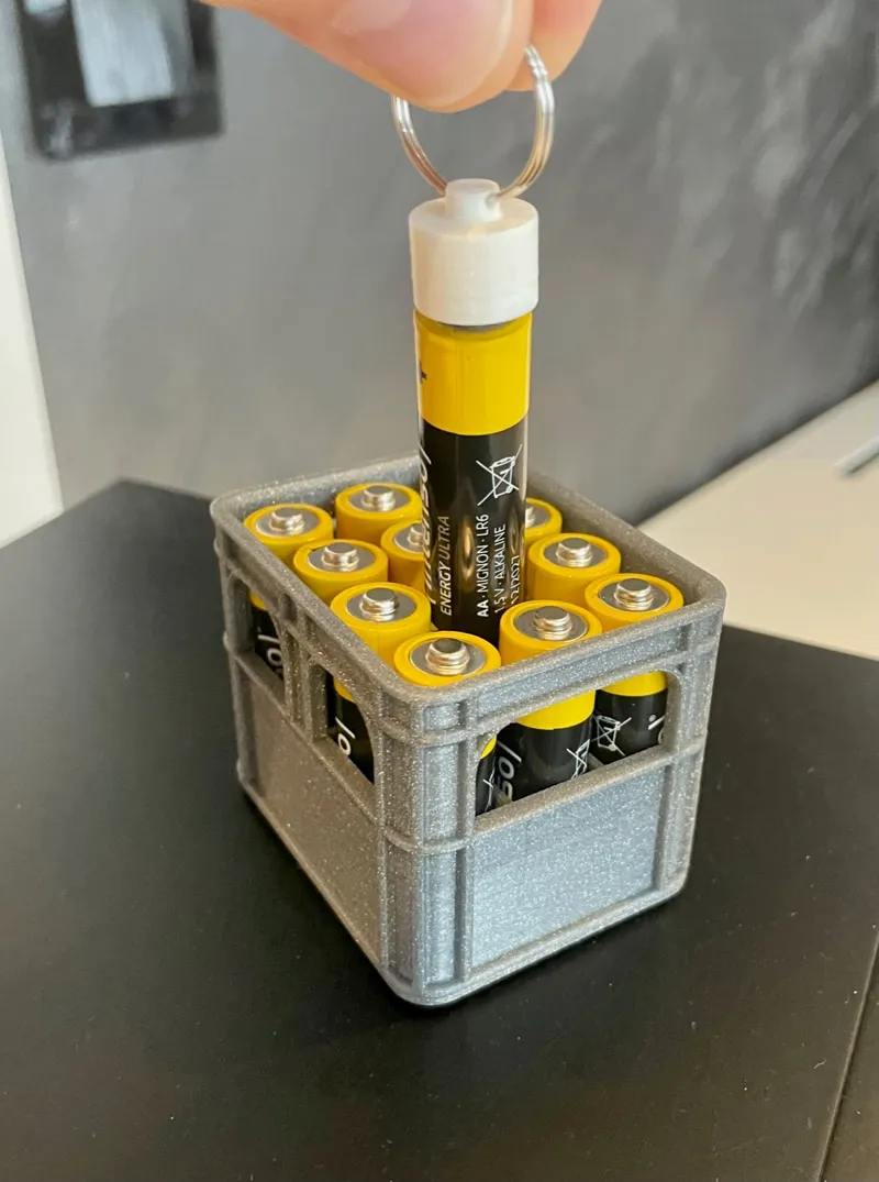 Magnatic Battery remover for stackable beer crate