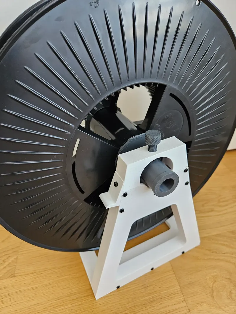 The same same but different spool holder.