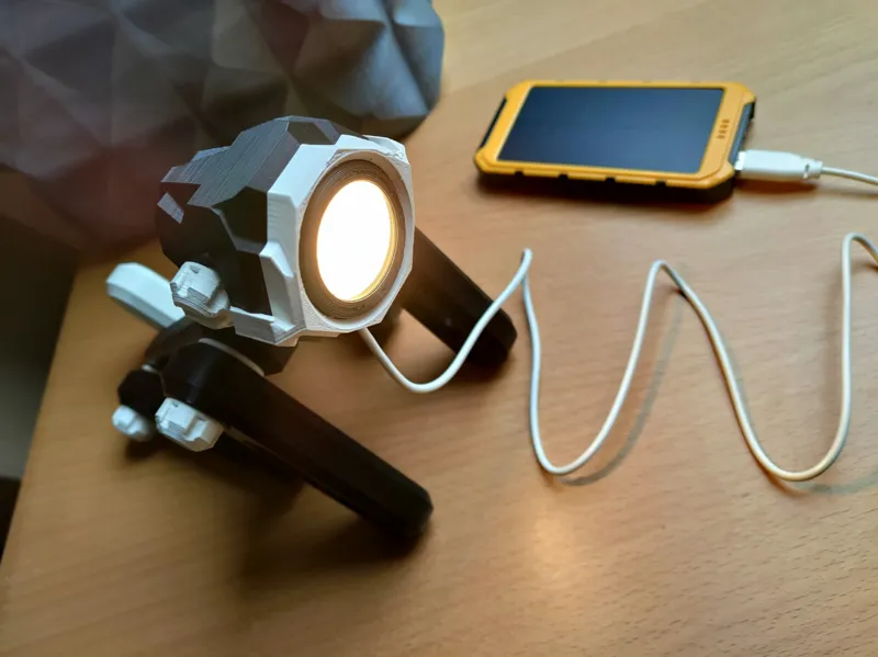 I-Dog adapter for Ikea Halvklart