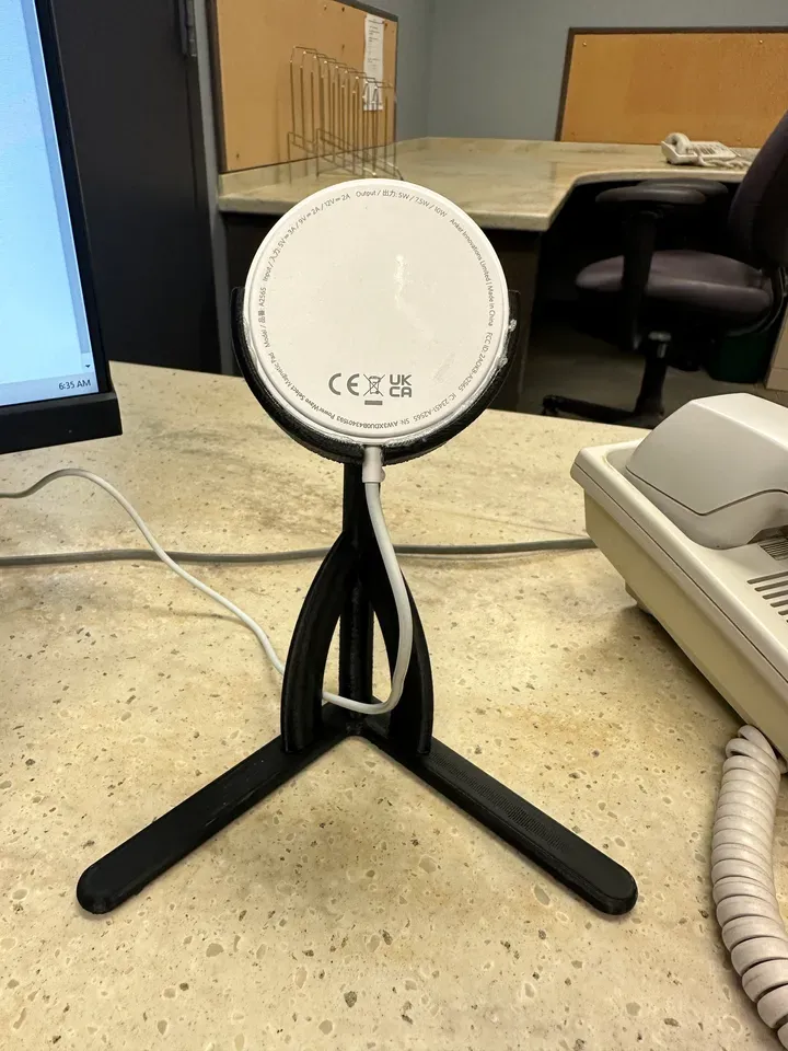 MagSafe Phone Stand