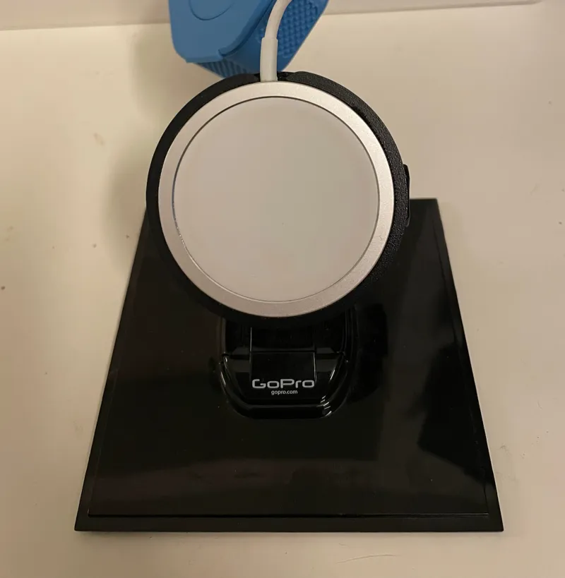 Apple MagSafe holder with GoPro mount socket
