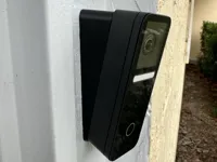 Support d'angle pour caméra de sonnette Logitech — photo 1