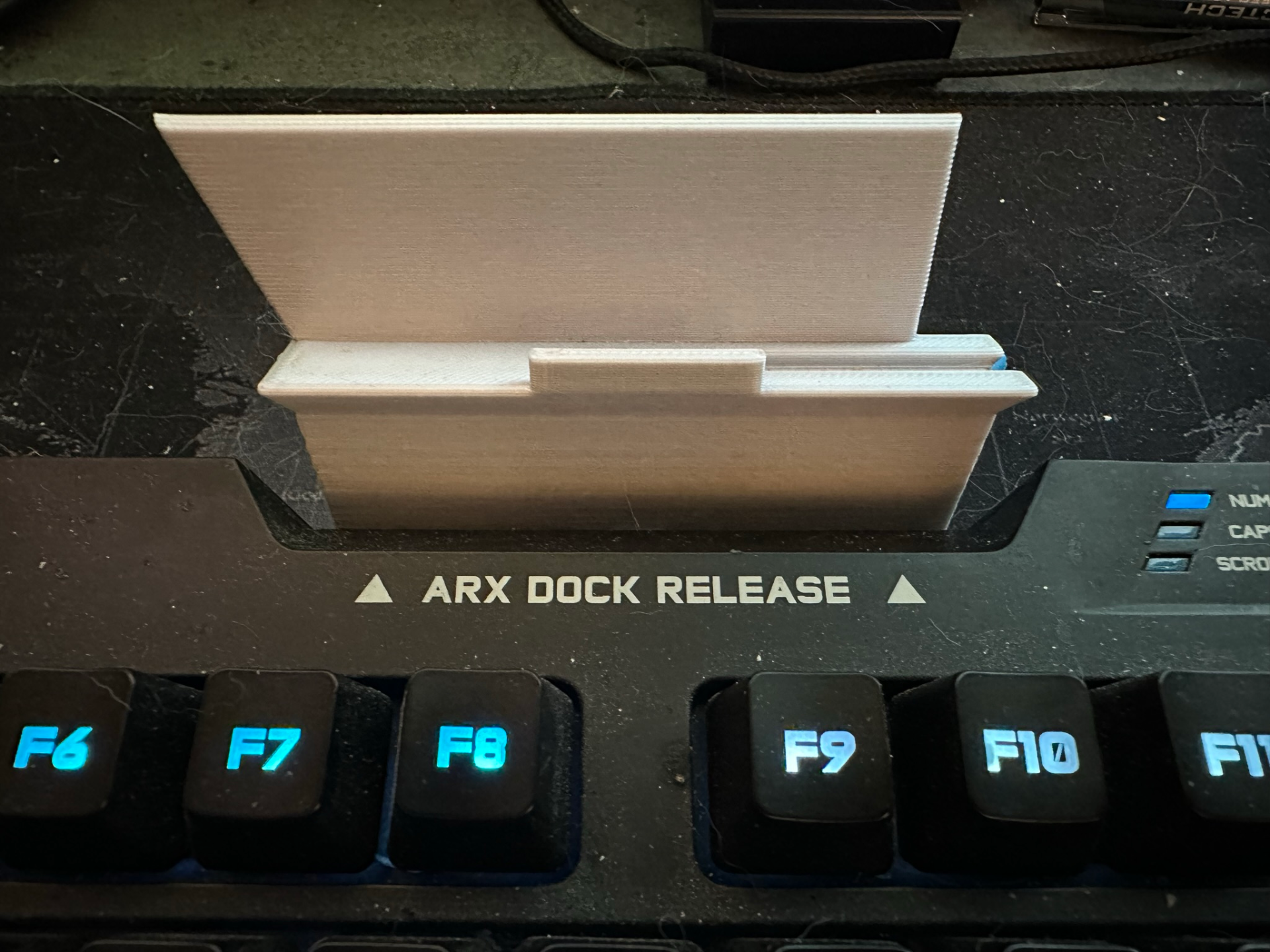 G910 Keyboard Phone Riser