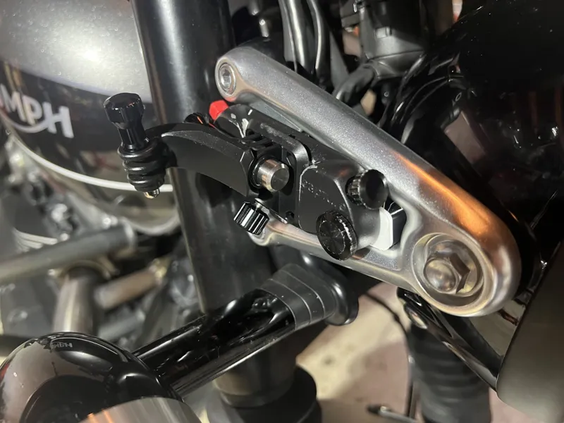 Peak Design Holder for Triumph Classic Head Lamp Bracket
