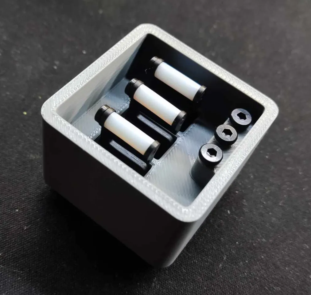 Wiper With Screws Bin by Adamko