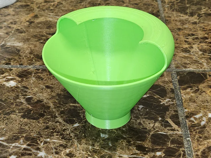 40 mm Funnel for large bottles with splash guard